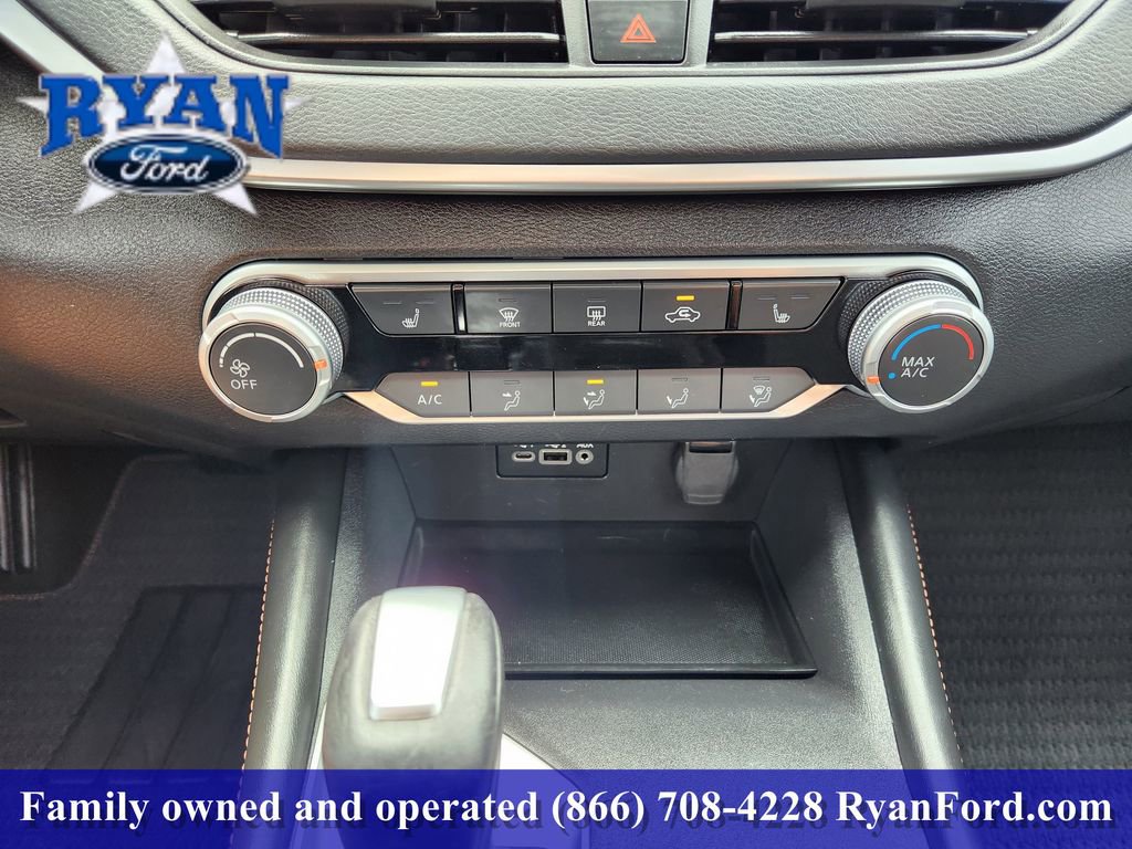 Used 2022 Nissan Altima 2.5 SR w/ Midnight Edition Package FWD image 14