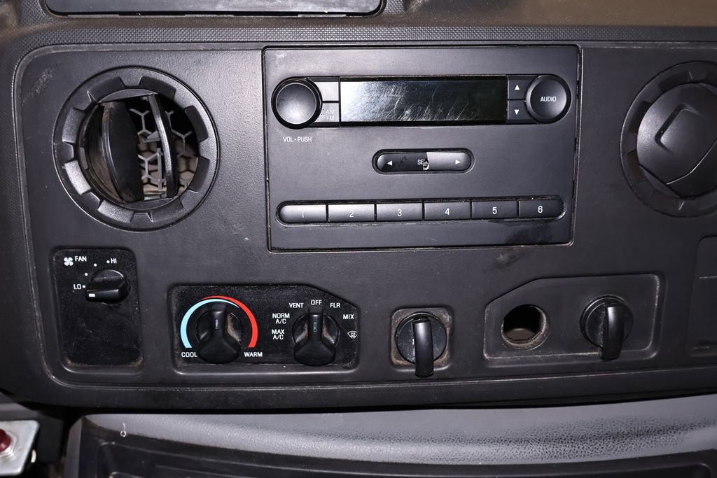 Certified 2019 Ford E-450 and Econoline 450 Super Duty w/ Power Windows & Locks Group RWD image 26