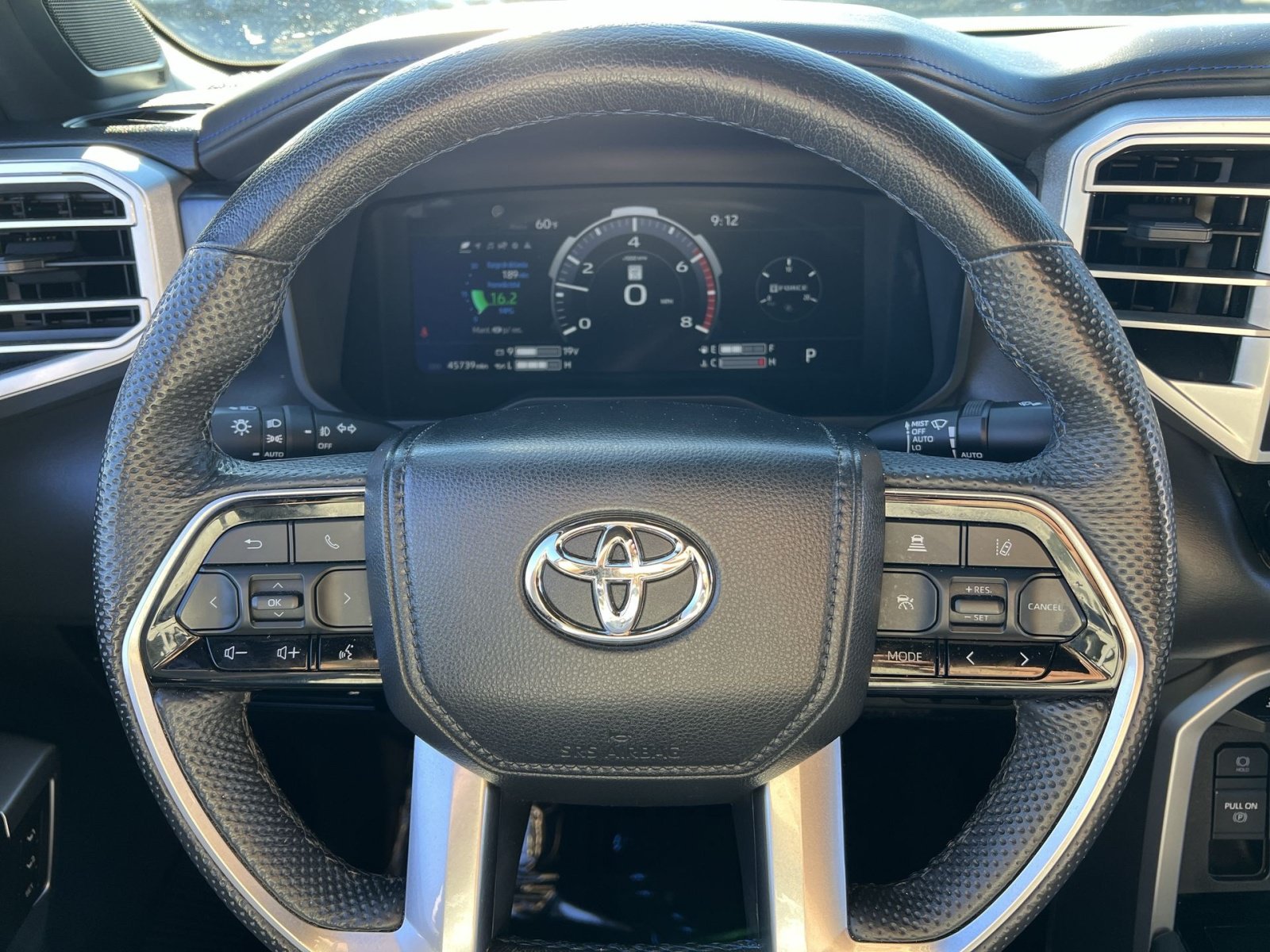 Used 2024 Toyota Tundra Platinum AWD/4WD image 15