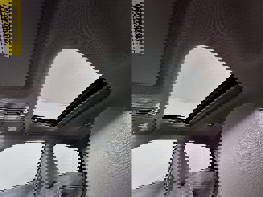 Used 2025 Hyundai Elantra SEL image 32