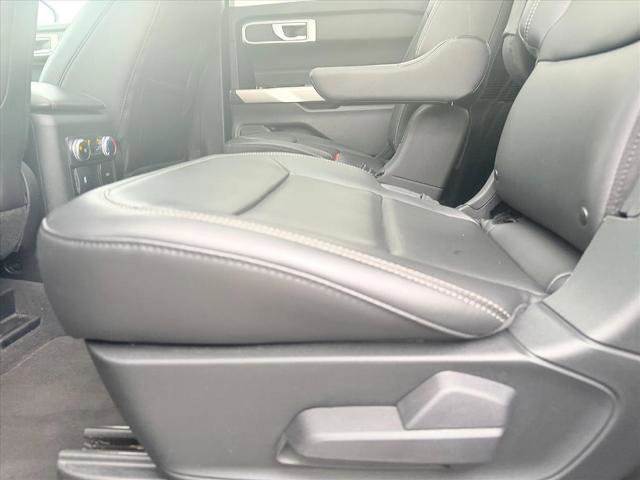 Certified 2022 Ford Explorer XLT w/ Equipment Group 202A image 29