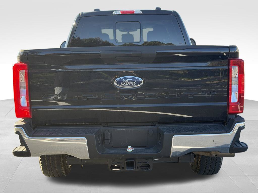Certified 2026 Ford F250 XLT w/ FX4 Off-Road Package AWD/4WD image 7