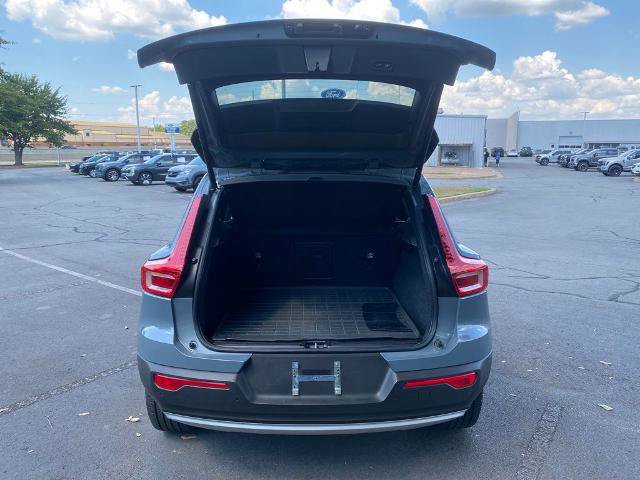 Used 2022 Volvo XC40 T5 Momentum AWD/4WD image 9