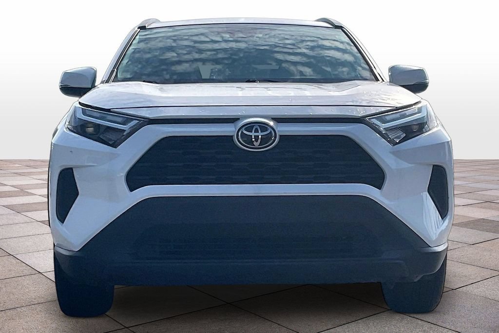 Used 2024 Toyota RAV4 XLE FWD image 3