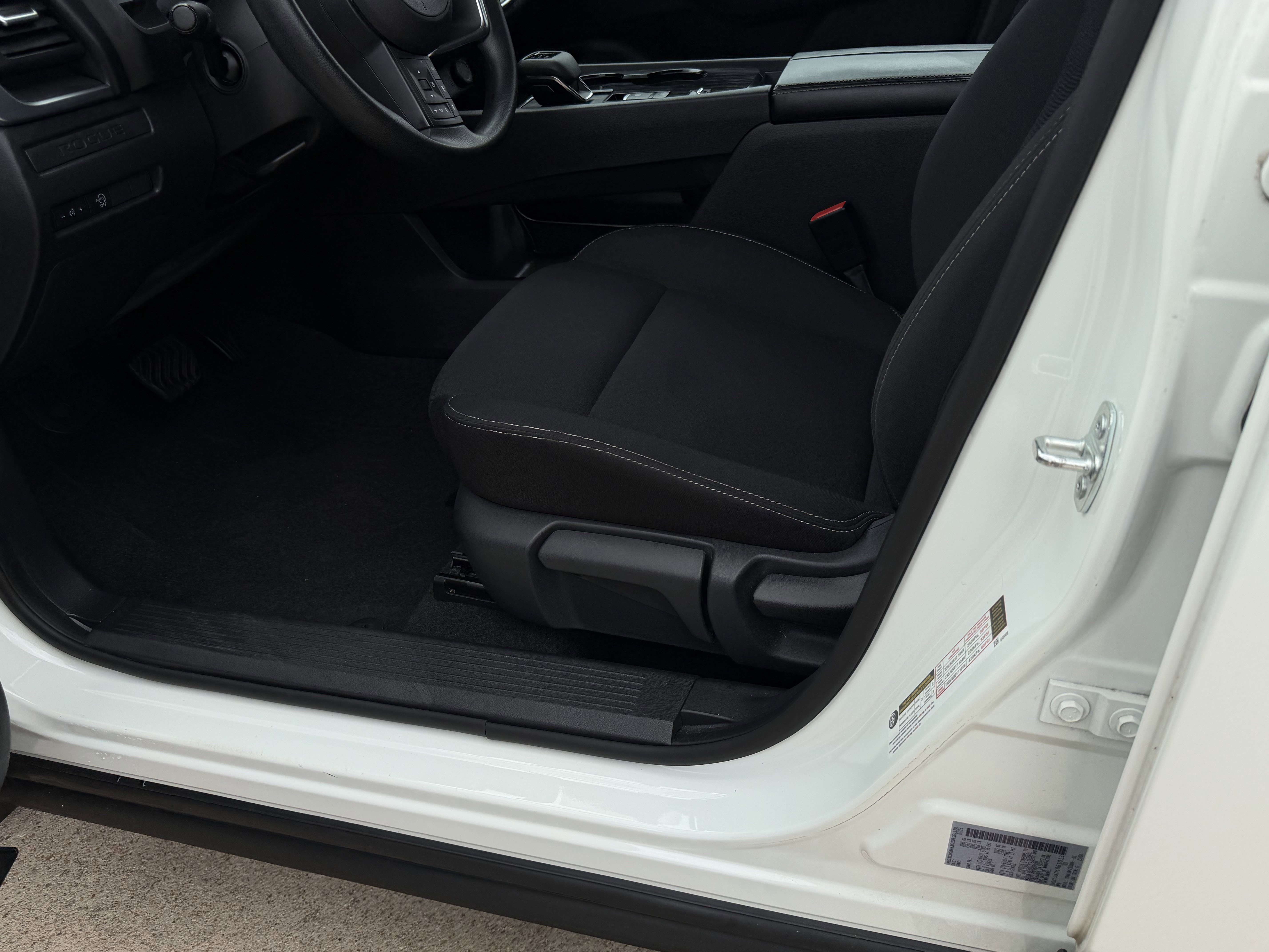 Used 2023 Nissan Rogue S FWD image 14