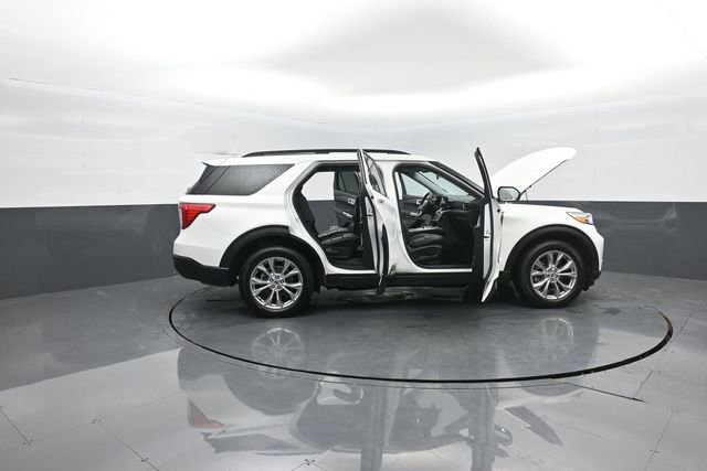 Certified 2024 Ford Explorer XLT w/ Equipment Group 202A image 36