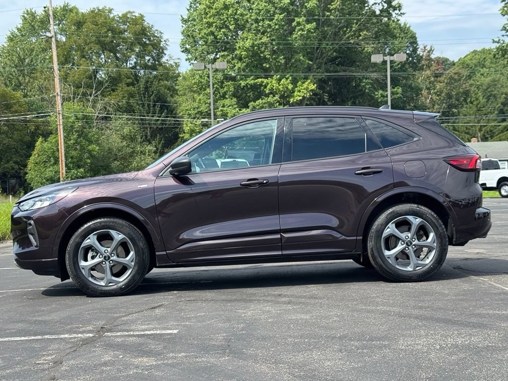 Certified 2023 Ford Escape ST-Line w/ Tech Pack #1 AWD/4WD image 7