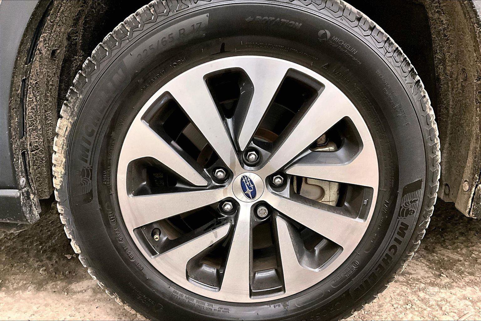 Used 2020 Subaru Outback Premium image 8