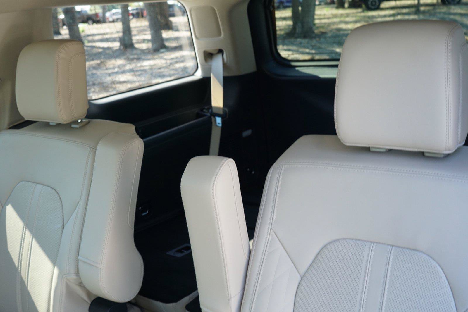 Certified 2024 Ford Expedition Platinum RWD image 23