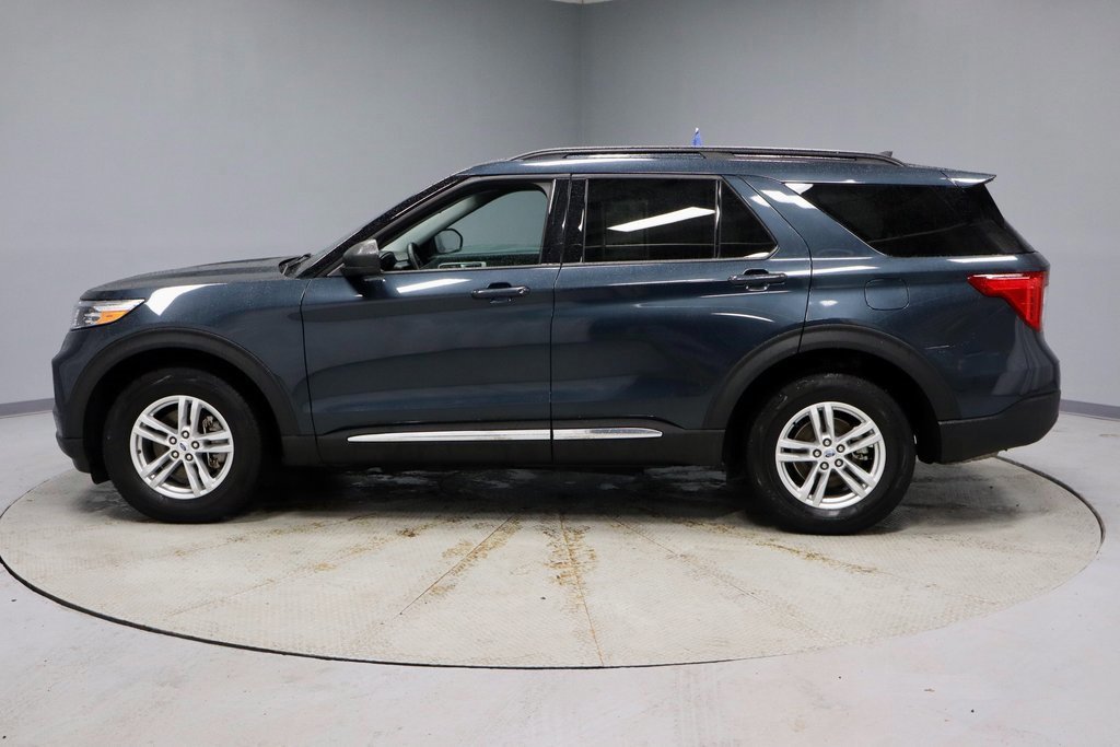 Certified 2023 Ford Explorer XLT image 2