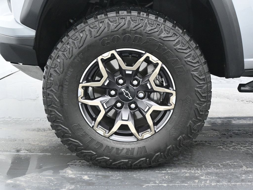 Used 2024 Chevrolet Colorado ZR2 w/ Technology Package image 23