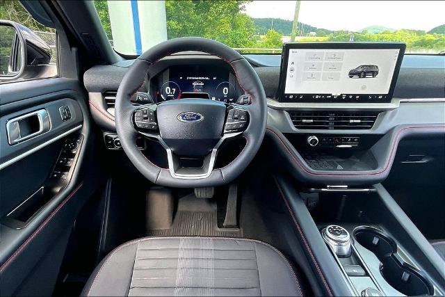 Certified 2025 Ford Explorer ST-Line w/ Premium Package RWD image 5