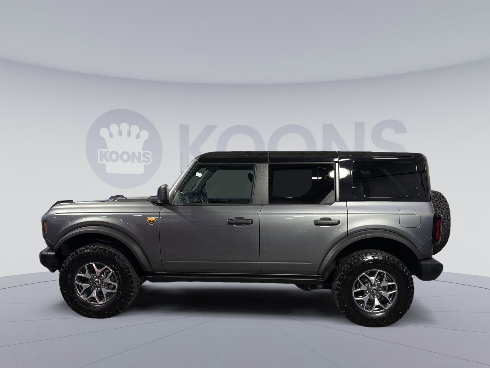 Certified 2025 Ford Bronco Badlands AWD/4WD image 2