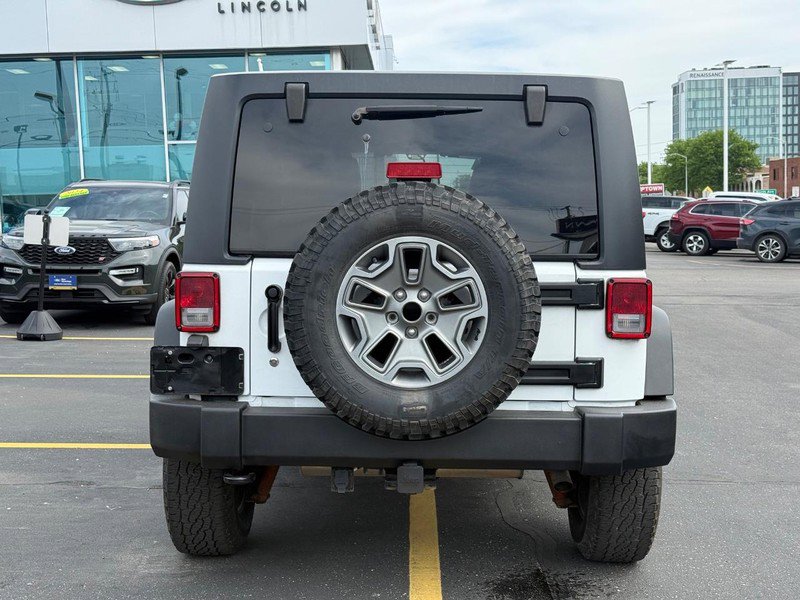 Used 2018 Jeep Wrangler Unlimited Rubicon w/ Dual Top Group AWD/4WD image 5