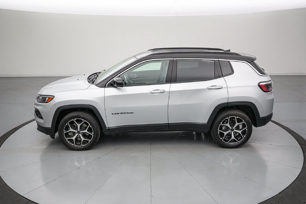 Used 2025 Jeep Compass Limited AWD/4WD image 7