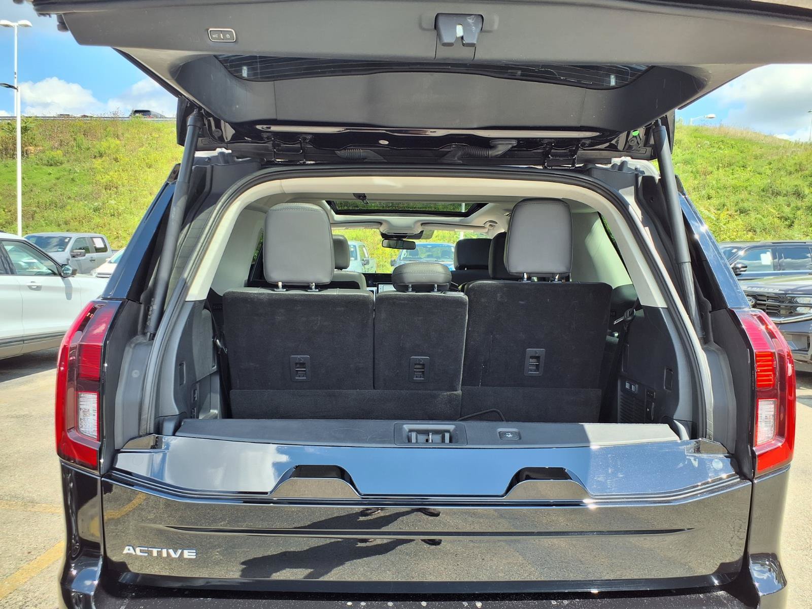 Certified 2025 Ford Expedition Active AWD/4WD image 12