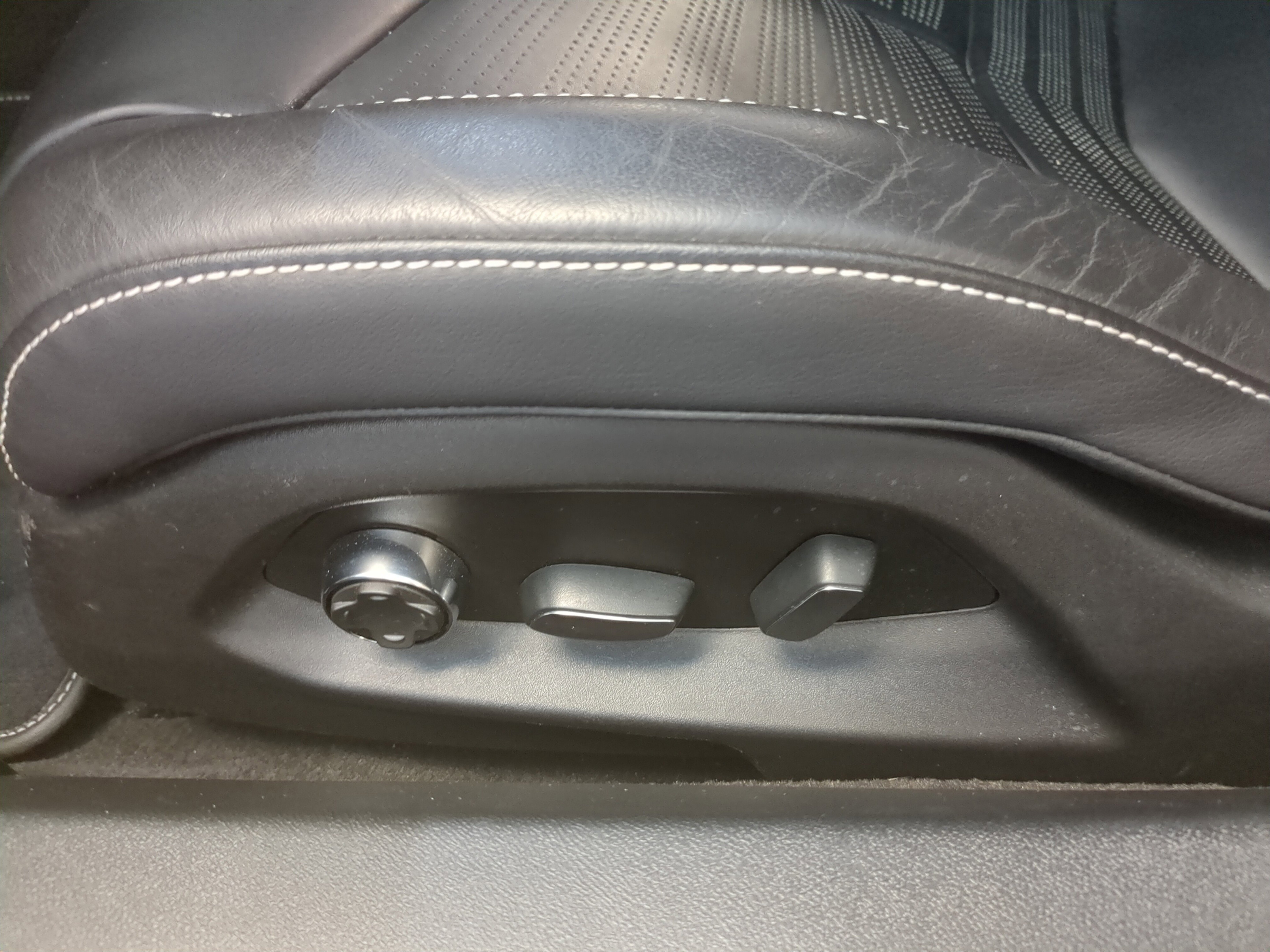 Used 2020 Chevrolet Corvette Stingray Preferred Cpe w/ 2LT Preferred Equipment Group image 14