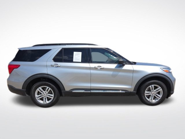 Certified 2022 Ford Explorer XLT w/ Equipment Group 202A AWD/4WD image 11