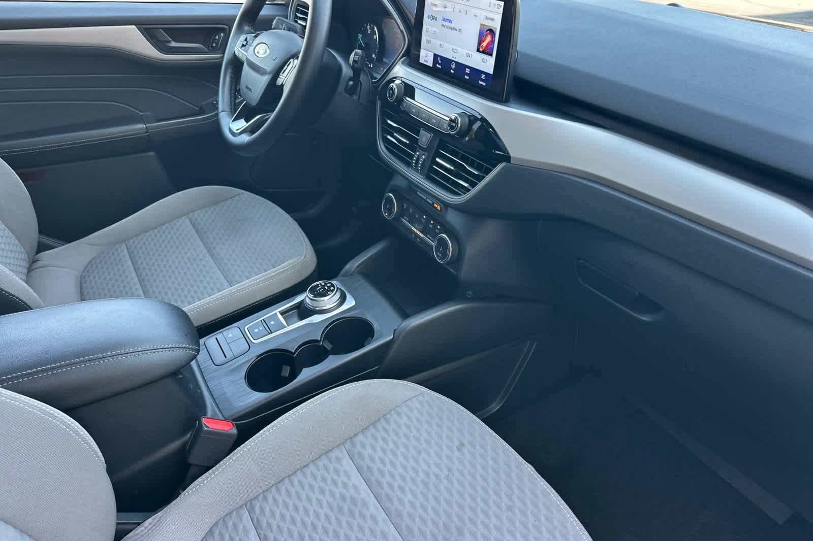 Certified 2022 Ford Escape SE w/ SE Sport Appearance Package AWD/4WD image 17