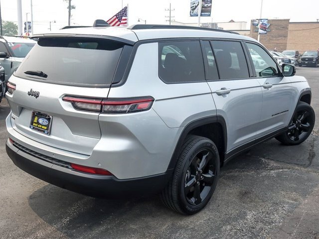 Used 2024 Jeep Grand Cherokee L Altitude AWD/4WD image 10
