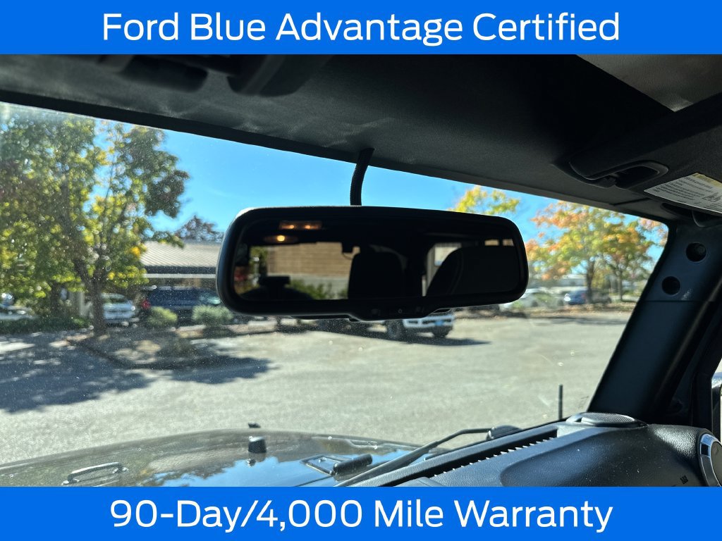 Used 2018 Jeep Wrangler Unlimited Sahara w/ Connectivity Group AWD/4WD image 13