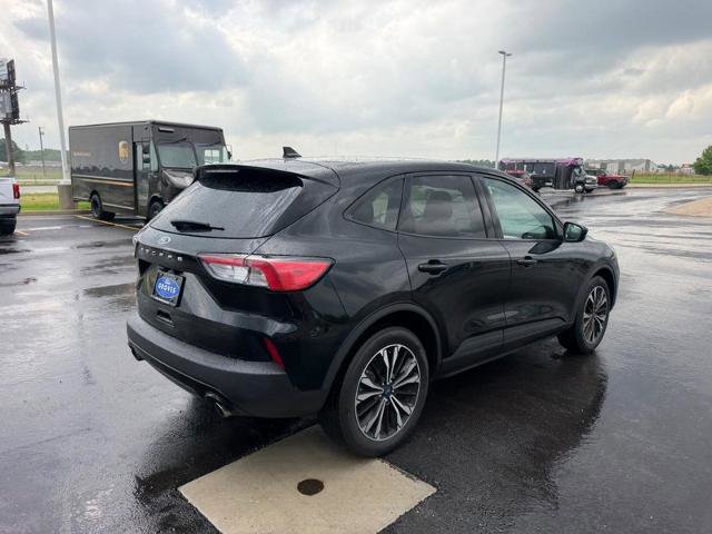 Certified 2022 Ford Escape SE w/ SE Sport Appearance Package FWD image 5