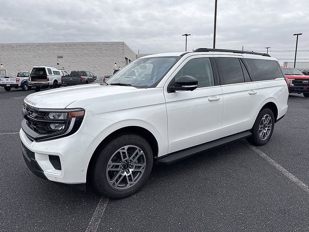 Certified 2025 Ford Expedition Max Active image 2