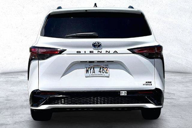 Used 2024 Toyota Sienna XSE FWD image 4