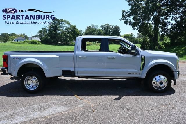 Certified 2025 Ford F450 Lariat w/ Lariat Ultimate Package AWD/4WD image 2