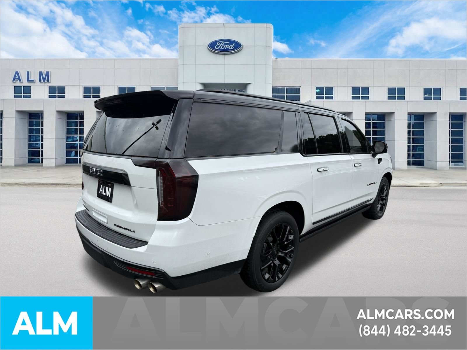 Used 2023 GMC Yukon XL Denali w/ Denali Reserve Package RWD image 8