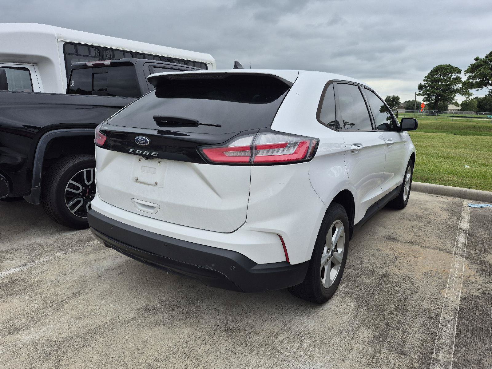 Certified 2021 Ford Edge SE FWD image 3