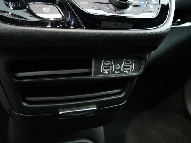 Used 2025 Chrysler Pacifica Select FWD image 23