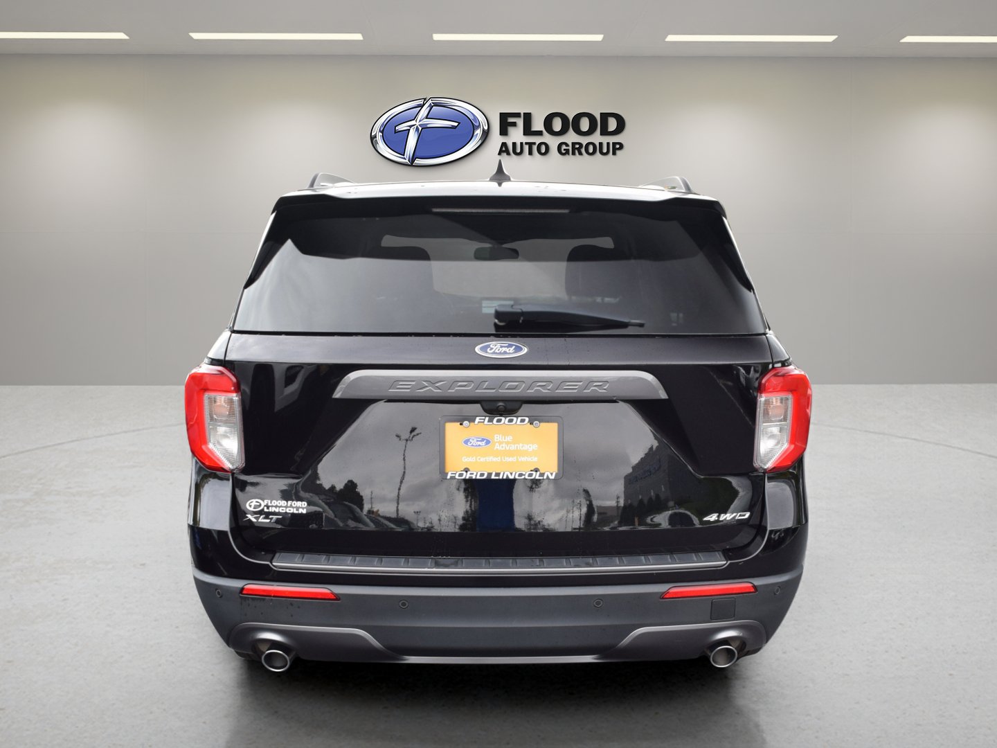 Certified 2022 Ford Explorer XLT w/ Equipment Group 202A AWD/4WD image 5