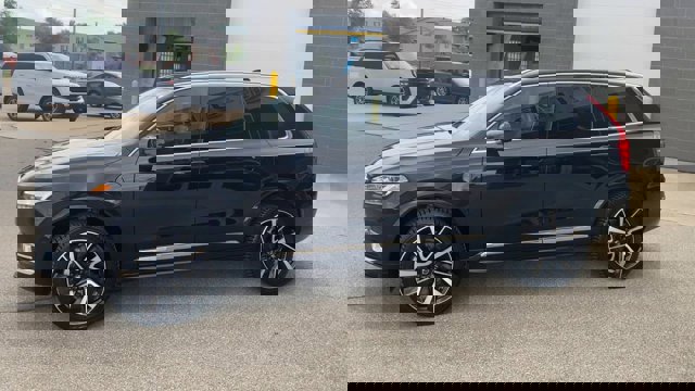 Used 2022 Volvo XC90 T8 Inscription Expression w/ Advanced Package image 6