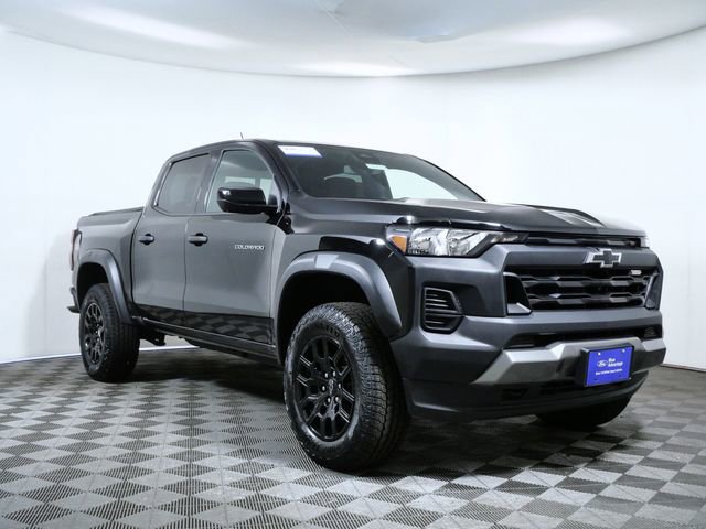 Used 2023 Chevrolet Colorado Trail Boss w/ Technology Package AWD/4WD image 1
