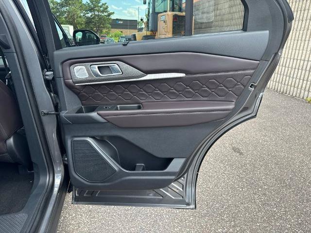 Certified 2025 Ford Explorer Platinum w/ Ultimate Package AWD/4WD image 38