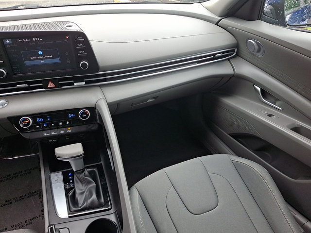Used 2023 Hyundai Elantra SEL FWD image 17