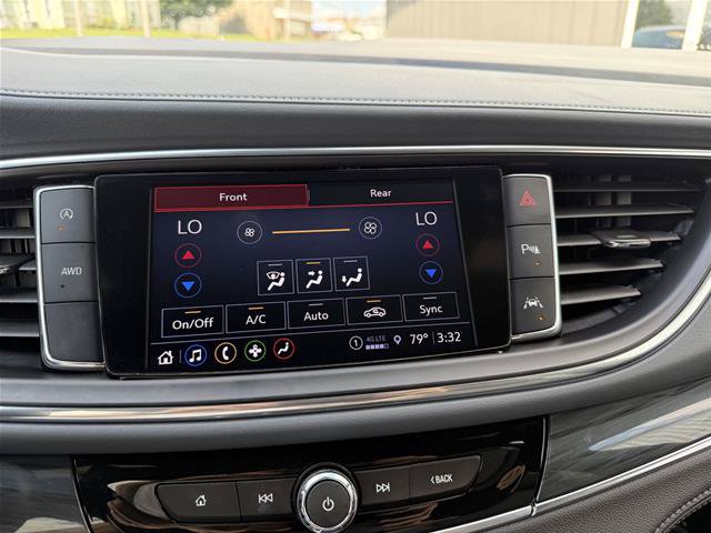 Used 2023 Buick Enclave Essence AWD/4WD image 5