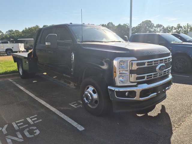 Certified 2025 Ford F350 XL w/ XL Chrome Package AWD/4WD image 2