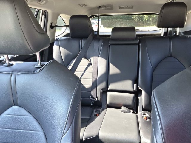 Used 2021 Toyota Highlander XLE FWD image 26