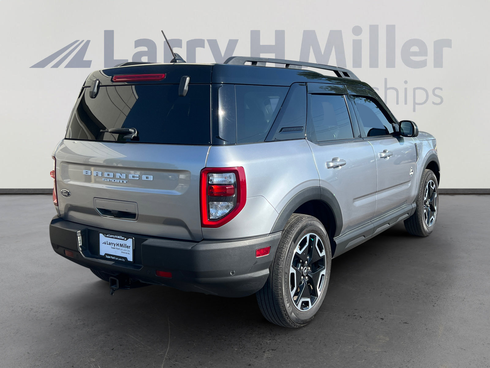 Certified 2023 Ford Bronco Sport Outer Banks w/ Tech Package AWD/4WD image 5