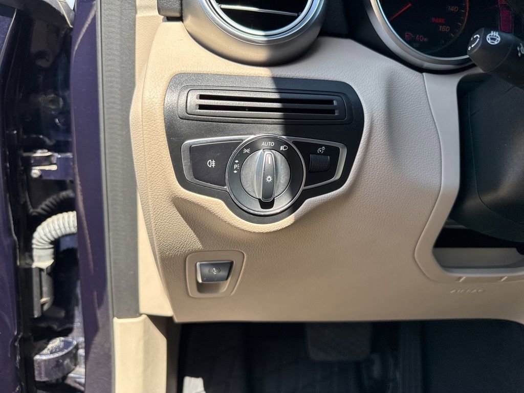 Used 2021 Mercedes-Benz GLC 300 4MATIC image 19