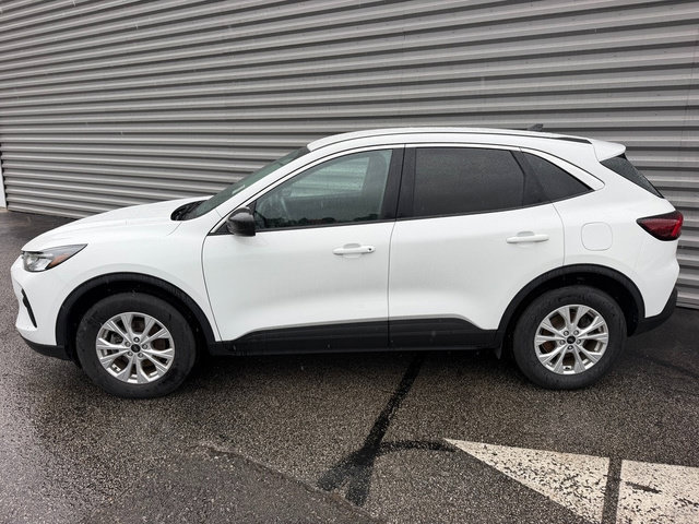 Certified 2024 Ford Escape Active AWD/4WD image 2