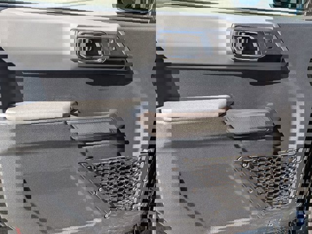 Certified 2022 Ford Bronco Black Diamond image 13