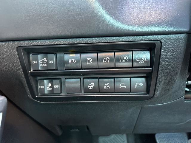 Used 2023 Toyota Tundra Platinum image 25