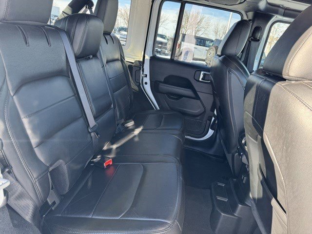 Used 2023 Jeep Wrangler Unlimited Sahara image 31