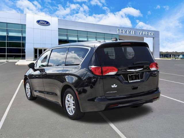 Used 2023 Chrysler Voyager LX FWD image 2