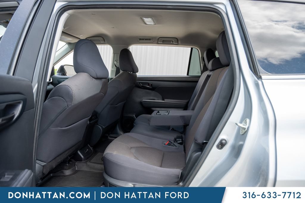 Used 2023 Toyota Highlander L FWD image 20