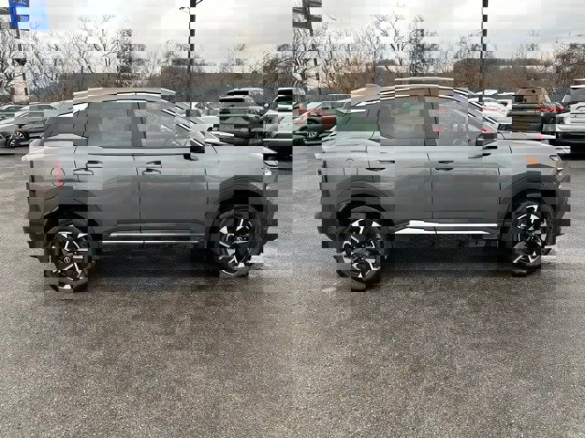 Used 2025 Nissan Kicks SV image 7