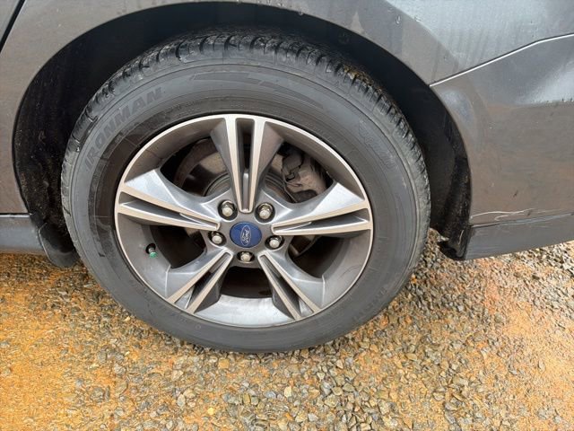 Certified 2018 Ford Focus SE w/ SE Appearance Package image 6